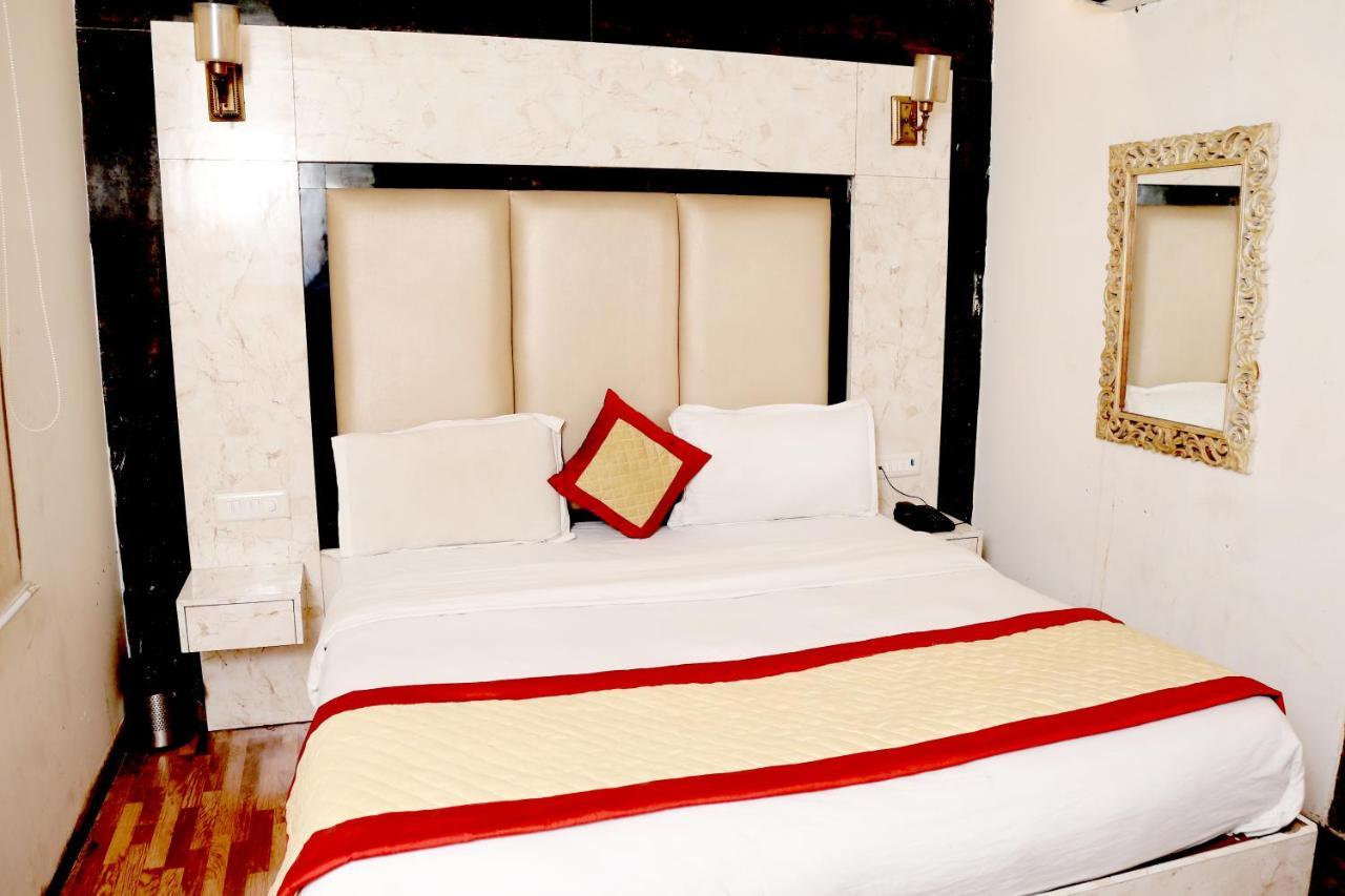 Hotel Plazzo Igi Нью-Дели Экстерьер фото